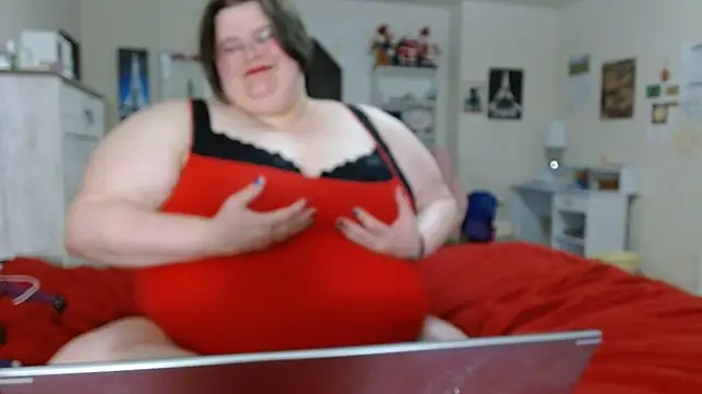 Snapshot of ChristineLusst chatting on 03.05.25 ChristineLusst online show from 03.05.25