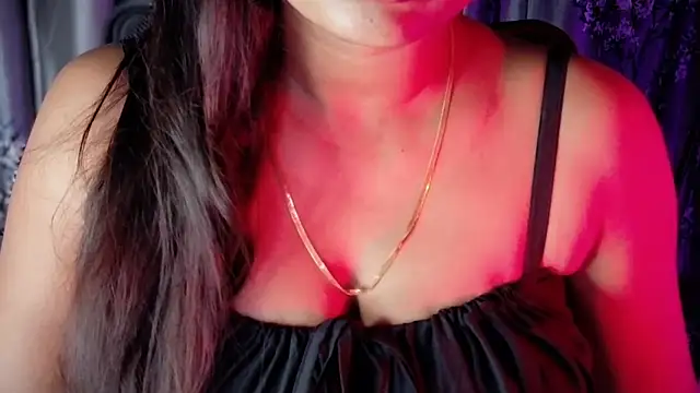 Snapshot of SexyAndHottie chatting on 02.12.26 SexyAndHottie online show from 02.12.26