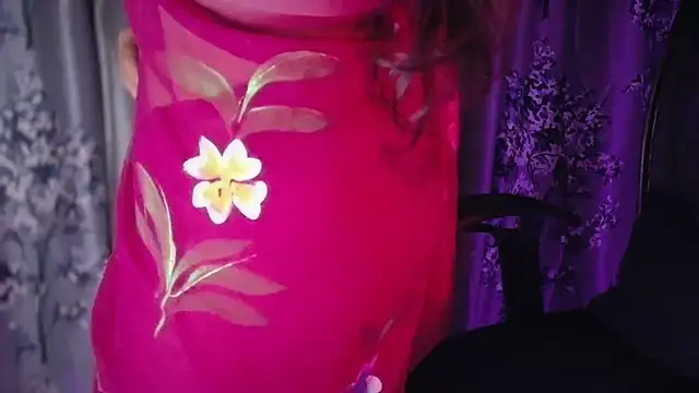 Snapshot of SexyAndHottie chatting on 02.26.26 SexyAndHottie online show from 02.26.26