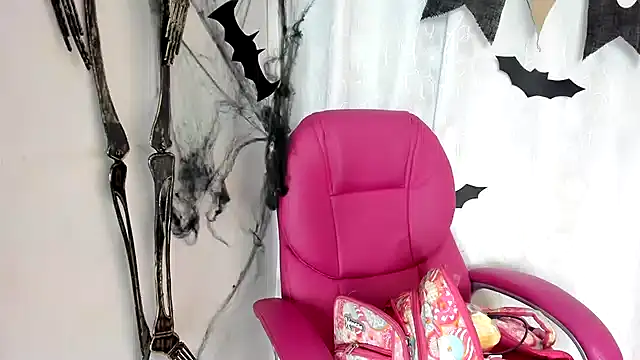 KOURTNEY-- online show from 11.03.25