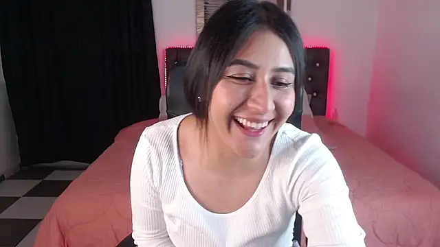 mia aira online show from 02.24.25