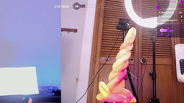 Snapshot of zoe_backer chatting on 02.11.25 zoe backer online show from 02.11.25