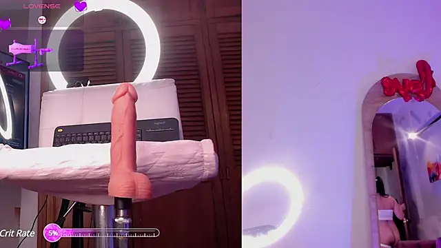 Snapshot of zoe_backer chatting on 03.11.25 zoe backer online show from 03.11.25