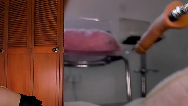 zoe backer online show from 12.17.25