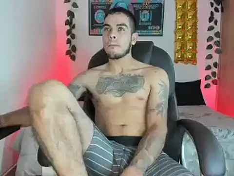 Snapshot of mikee_scooth chatting on 02.08.25 mikee scooth online show from 02.08.25