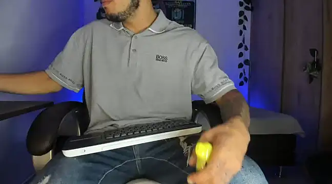 Snapshot of mikee_scooth chatting on 03.14.25 mikee scooth online show from 03.14.25