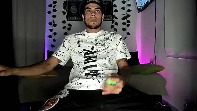 Snapshot of mikee_scooth chatting on 09.09.25 mikee scooth online show from 09.09.25