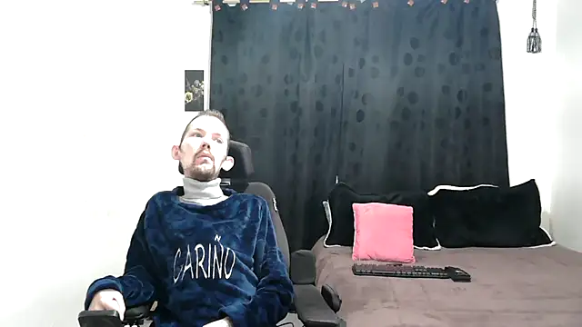 Sophia and Thomas online show from 02.26.25