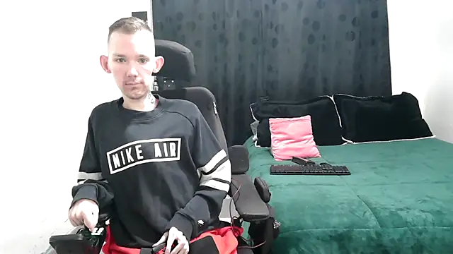 Sophia and Thomas online show from 03.03.25