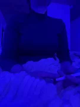 queenlo xxx online show from 12.28.24