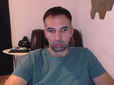 Leo 1617 online show from 10.13.25