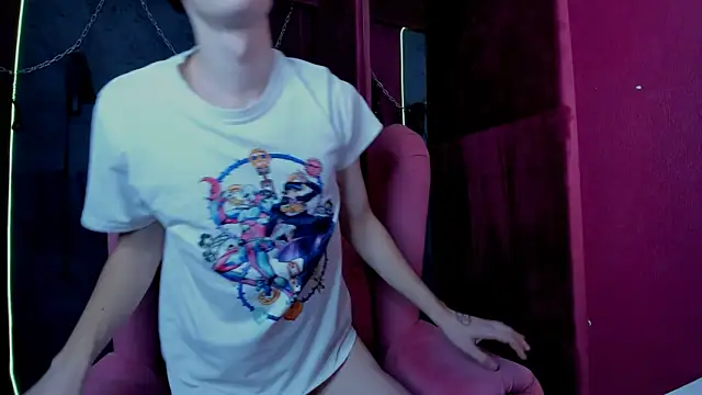 Snapshot of LukeSweet chatting on 11.27.25 LukeSweet online show from 11.27.25