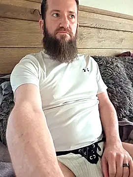 Snapshot of Icebearsticlese chatting on 02.28.26 Icebearsticlese online show from 02.28.26