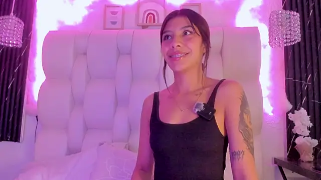 MelodiLovee  online show from 04.28.26