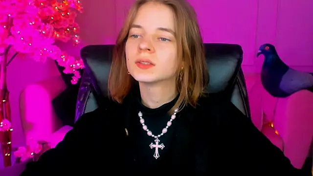 TinaDavil online show from 12.18.24