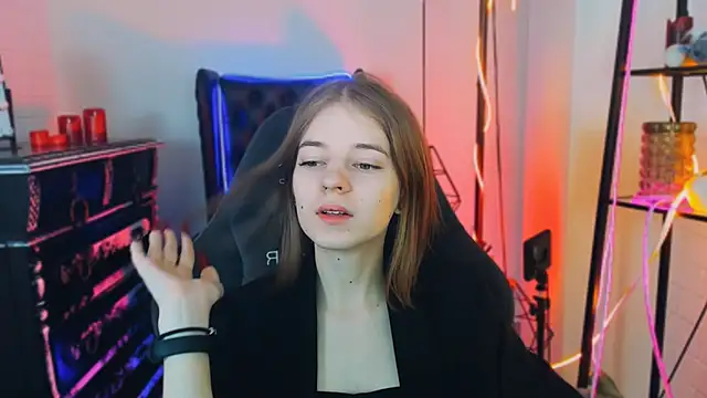 TinaDavil online show from 01.12.25