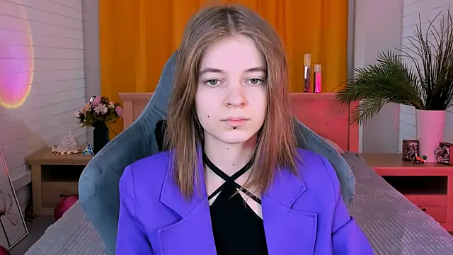 TinaDavil online show from 02.18.25