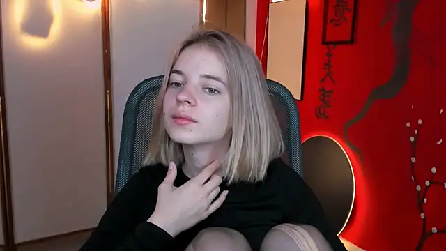 TinaDavil online show from 09.10.25