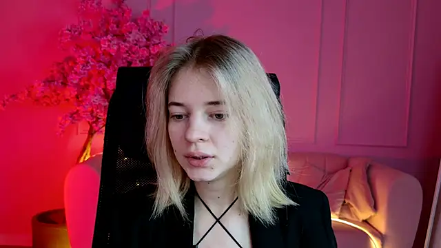 TinaDavil online show from 12.02.25