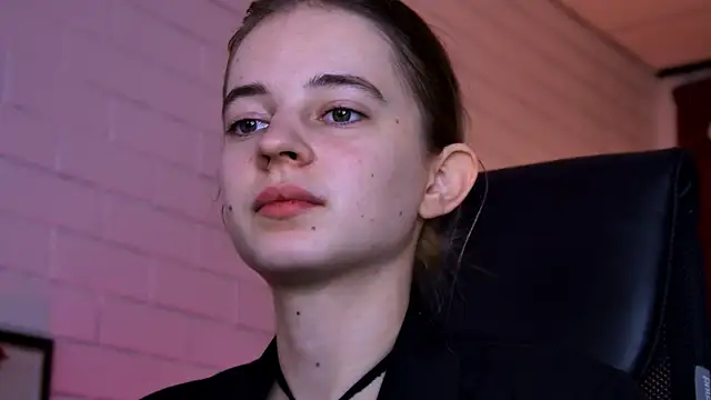 TinaDavil online show from 02.08.26