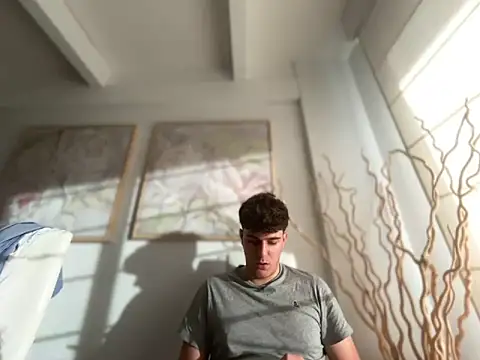 Snapshot of Pablogn24 chatting on 01.21.25 Pablogn24 online show from 01.21.25