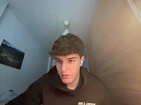 Snapshot of Pablogn24 chatting on 02.09.25 Pablogn24 online show from 02.09.25