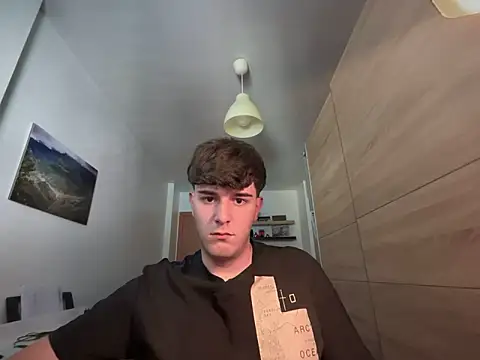 Snapshot of Pablogn24 chatting on 02.19.25 Pablogn24 online show from 02.19.25