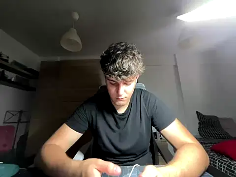 Snapshot of Pablogn24 chatting on 09.18.25 Pablogn24 online show from 09.18.25