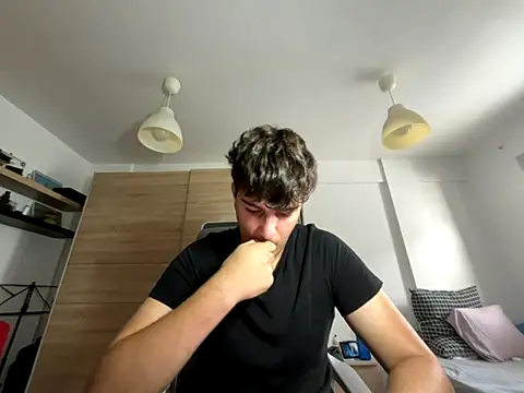 Snapshot of Pablogn24 chatting on 09.20.25 Pablogn24 online show from 09.20.25