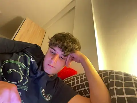 Snapshot of Pablogn24 chatting on 12.19.25 Pablogn24 online show from 12.19.25