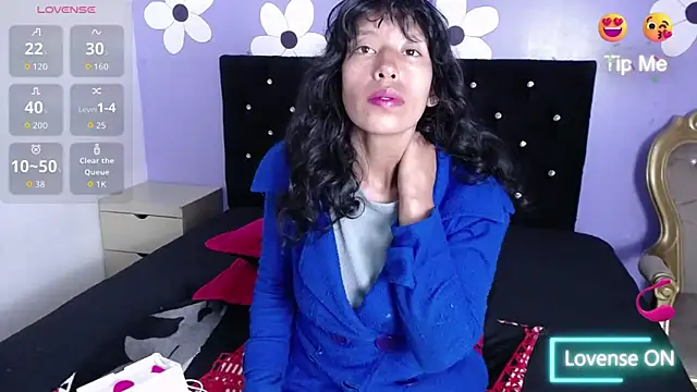 karolinee 66  online show from 02.13.26