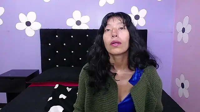 karolinee 66  online show from 02.25.26