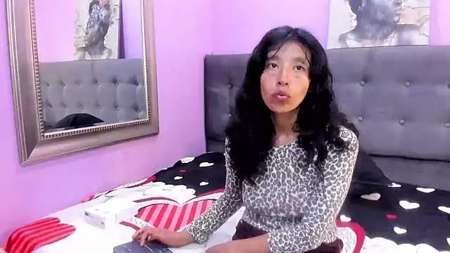 karolinee 66  online show from 05.30.26