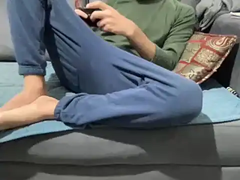 Snapshot of 4small4inchlol chatting on 12.10.24 4small4inchlol online show from 12.10.24