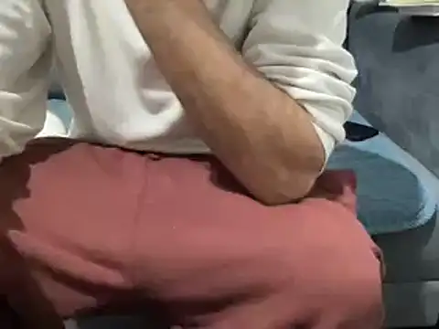 Snapshot of 4small4inchlol chatting on 12.31.24 4small4inchlol online show from 12.31.24