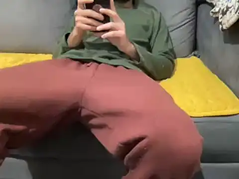 Snapshot of 4small4inchlol chatting on 02.04.25 4small4inchlol online show from 02.04.25