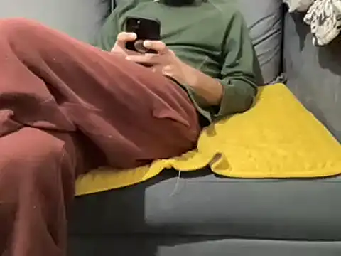 Snapshot of 4small4inchlol chatting on 02.13.25 4small4inchlol online show from 02.13.25