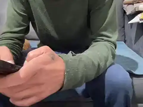 Snapshot of 4small4inchlol chatting on 03.10.25 4small4inchlol online show from 03.10.25