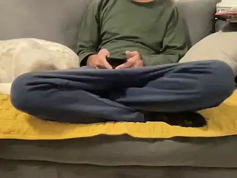 Snapshot of 4small4inchlol chatting on 12.14.25 4small4inchlol online show from 12.14.25