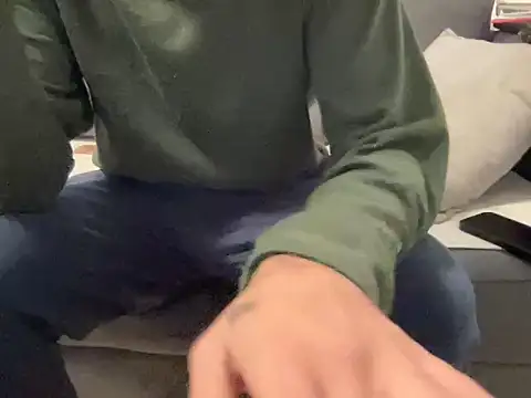 Snapshot of 4small4inchlol chatting on 12.15.25 4small4inchlol online show from 12.15.25