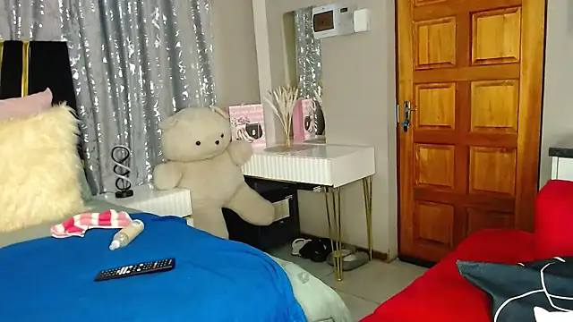 MissBigNipples online show from 05.06.26