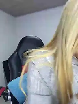 Snapshot of alicev_kitty chatting on 01.16.25 alicev kitty online show from 01.16.25