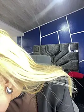 Snapshot of alicev_kitty chatting on 03.12.25 alicev kitty online show from 03.12.25