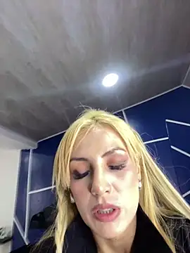 Snapshot of alicev_kitty chatting on 03.13.25 alicev kitty online show from 03.13.25