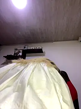 Snapshot of alicev_kitty chatting on 10.11.25 alicev kitty online show from 10.11.25