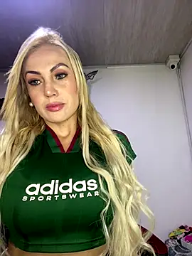 Snapshot of alicev_kitty chatting on 11.20.25 alicev kitty online show from 11.20.25