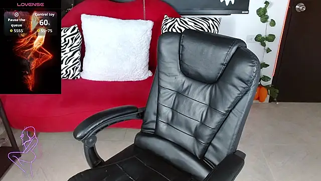 Carolaine69  online show from 10.20.25