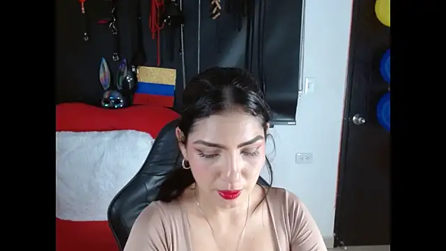 Snapshot of Carolaine69_ chatting on 06.24.26 Carolaine69 online show from 06.24.26
