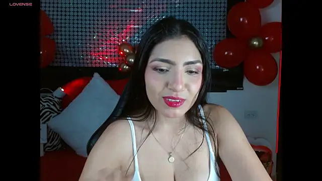 Snapshot of Carolaine69_ chatting on 07.01.26 Carolaine69 online show from 07.01.26
