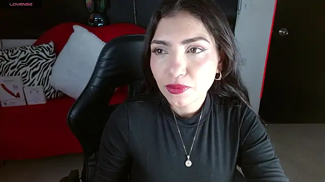 Snapshot of Carolaine69_ chatting on 07.25.26 Carolaine69 online show from 07.25.26